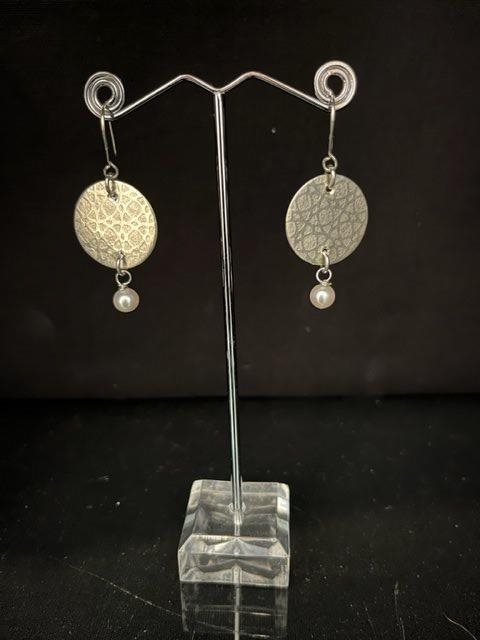 Sterling Silver drop earrings with pearl