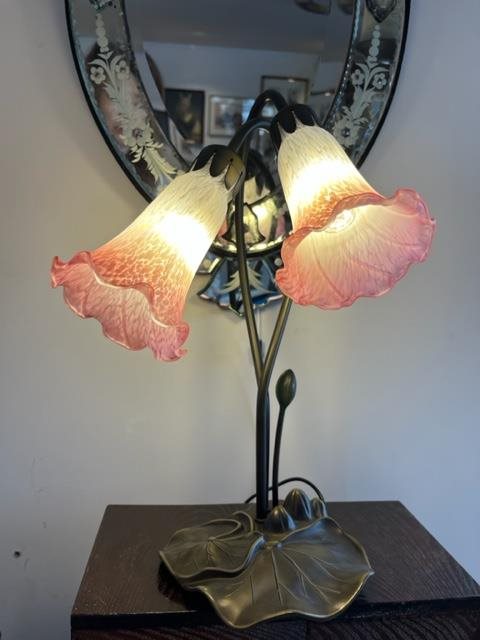Art Nouveau style Pink/White Lily Table Lamp
