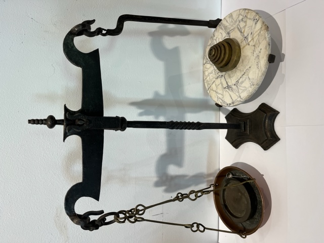 Antique Cast Iron Grocers Shop Scales